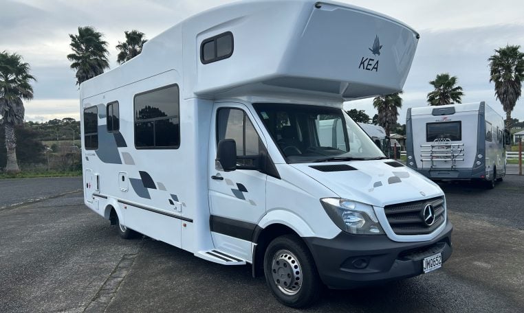 2015 Kea Horizon M721 exterior view of the driver's side.
