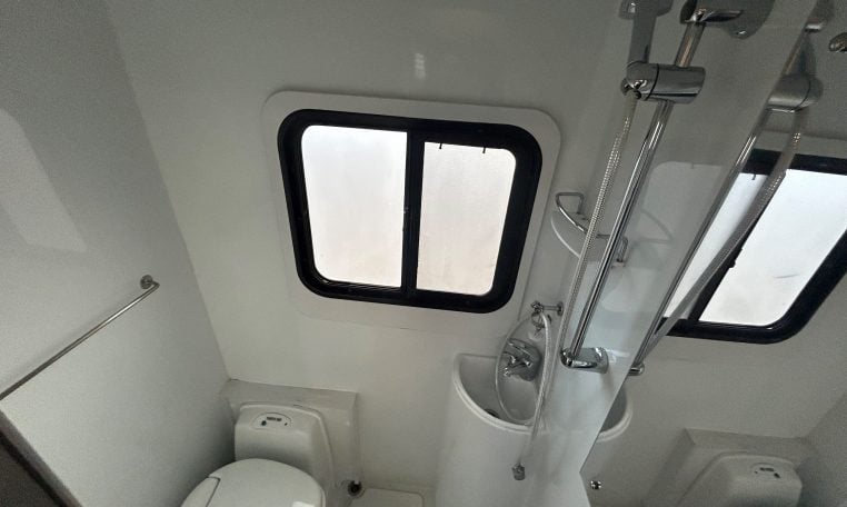 2015 Kea Horizon M721 interior view showing the bathroom layout.