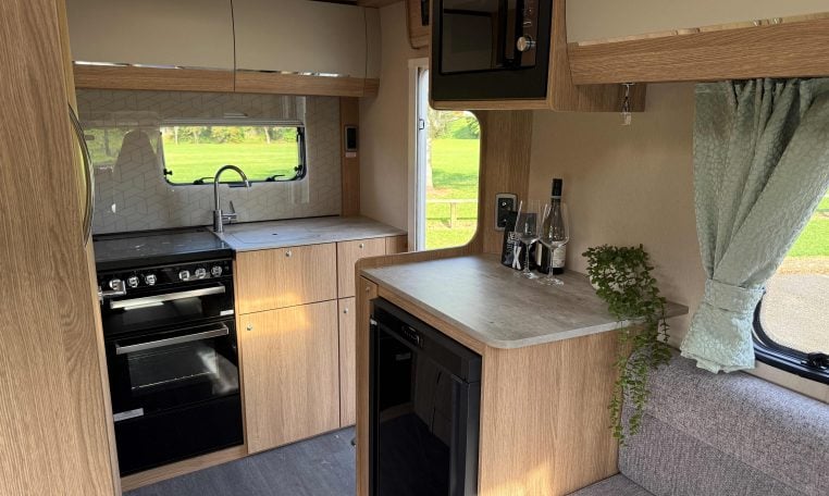2024-Auto-Trail-Imala-615-Interior-Kitchen