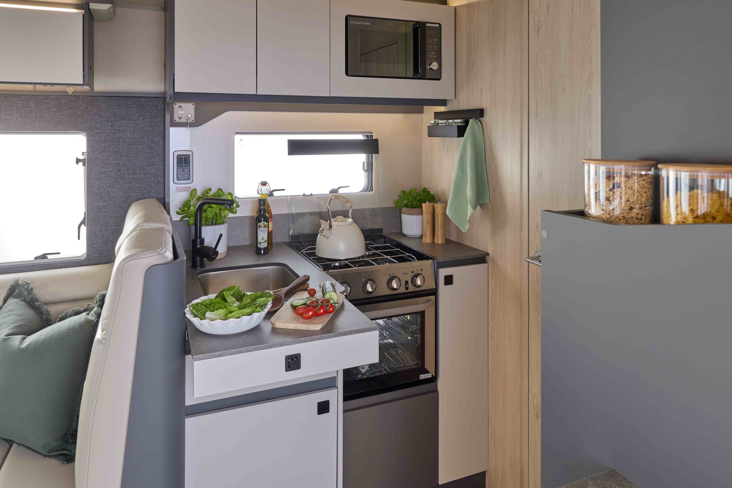 2026 - Auto-Trail - F-Line F60 - Interior Kitchen Hob 2026 - Auto-Trail - F-Line F60 - Interior Kitchen Hob