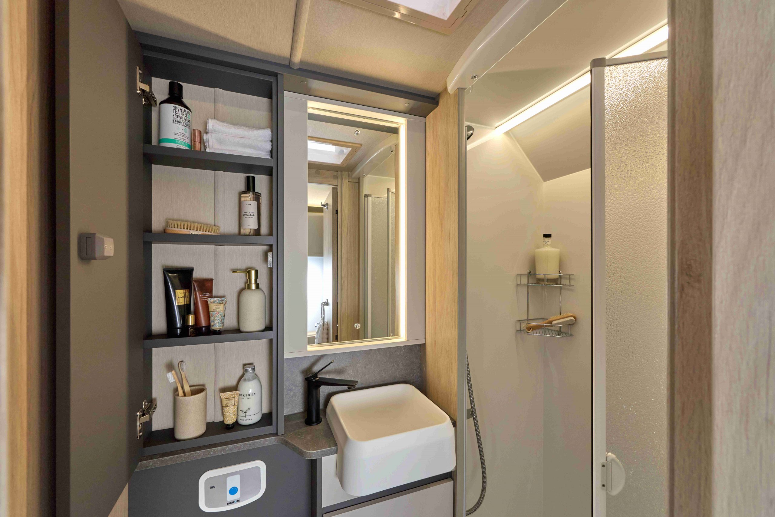 2026 - Auto-Trail F-Line F62 - Interior Bathroom Sink 2026 - Auto-Trail F-Line F62 - Interior Bathroom Sink