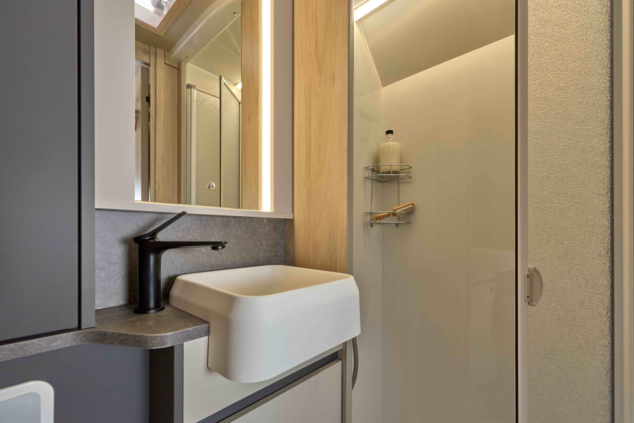 2026 - Auto-Trail F-Line F62 - Interior Shower 2026 - Auto-Trail F-Line F62 - Interior Shower