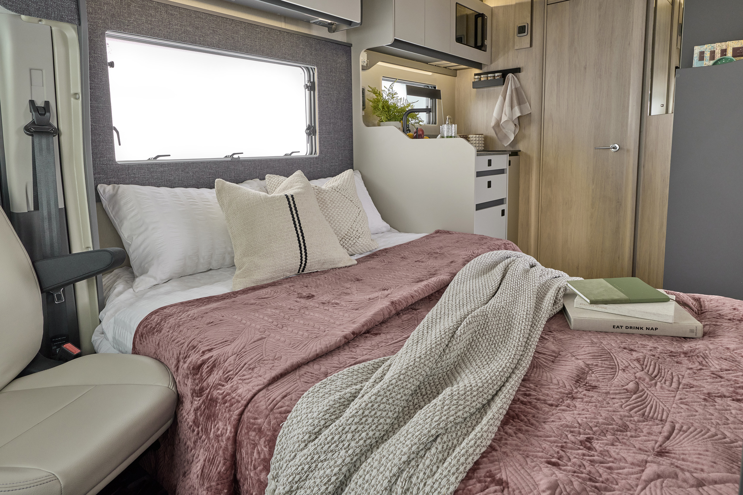 2026 - Auto-Trail - F-Line - F67 - Interior 2 Berth 2026 - Auto-Trail - F-Line - F67 - Interior 2 Berth