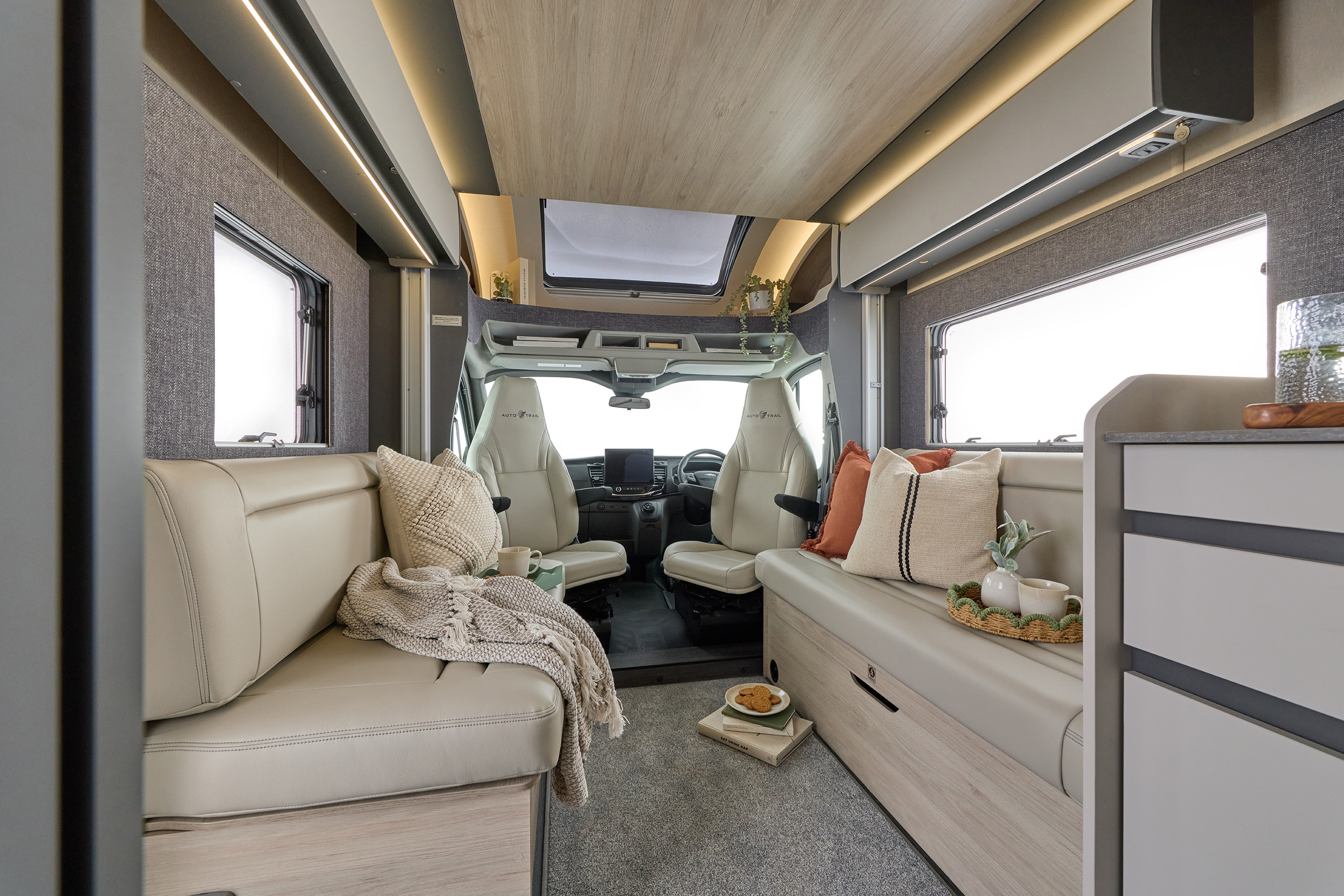 2026 - Auto-Trail - F-Line - F67 - Interior Bench Seating 2026 - Auto-Trail - F-Line - F67 - Interior Bench Seating