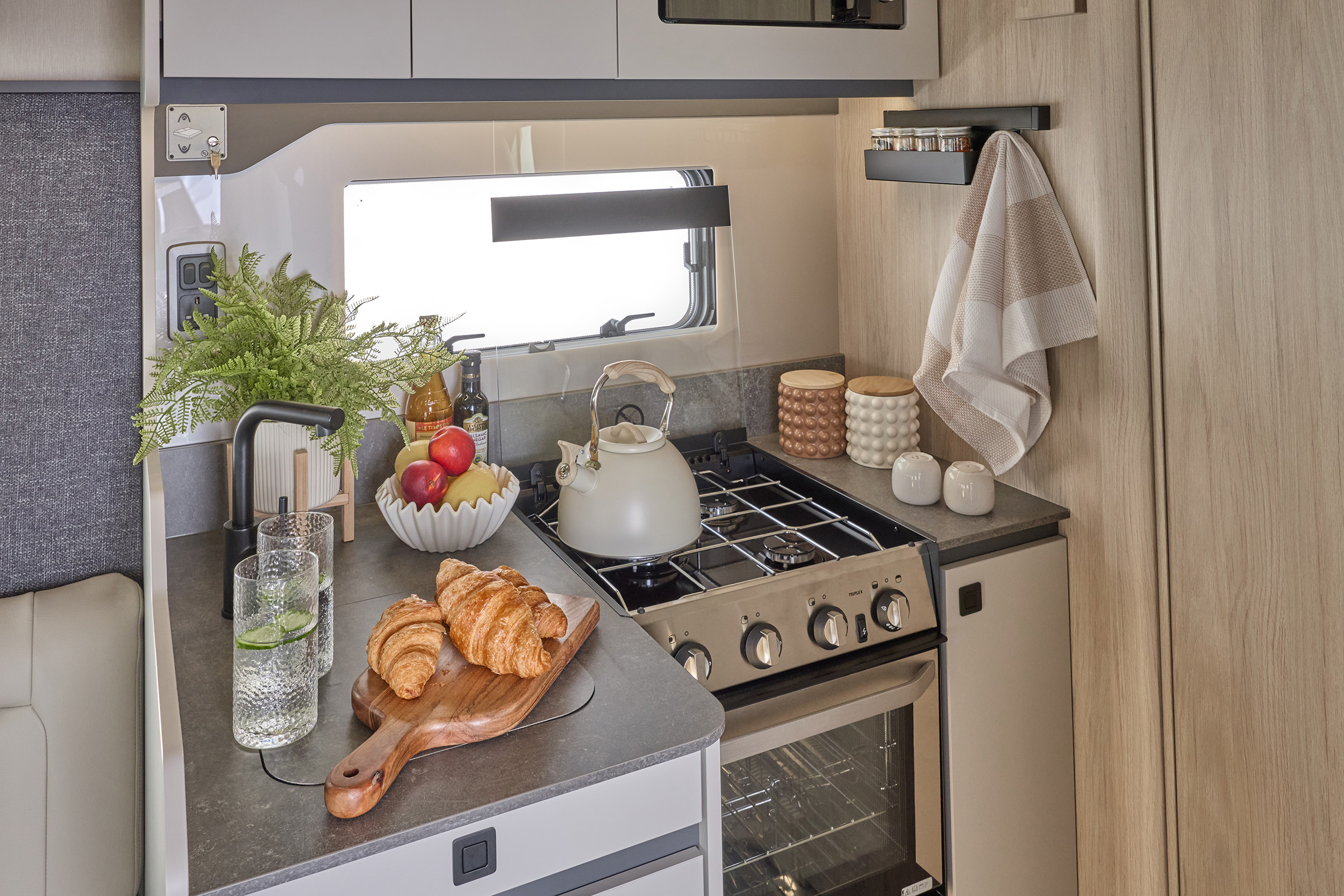 2026 - Auto-Trail - F-Line - F67 - Interior Gas Hob 026 - Auto-Trail - F-Line - F67 - Interior Gas Hob