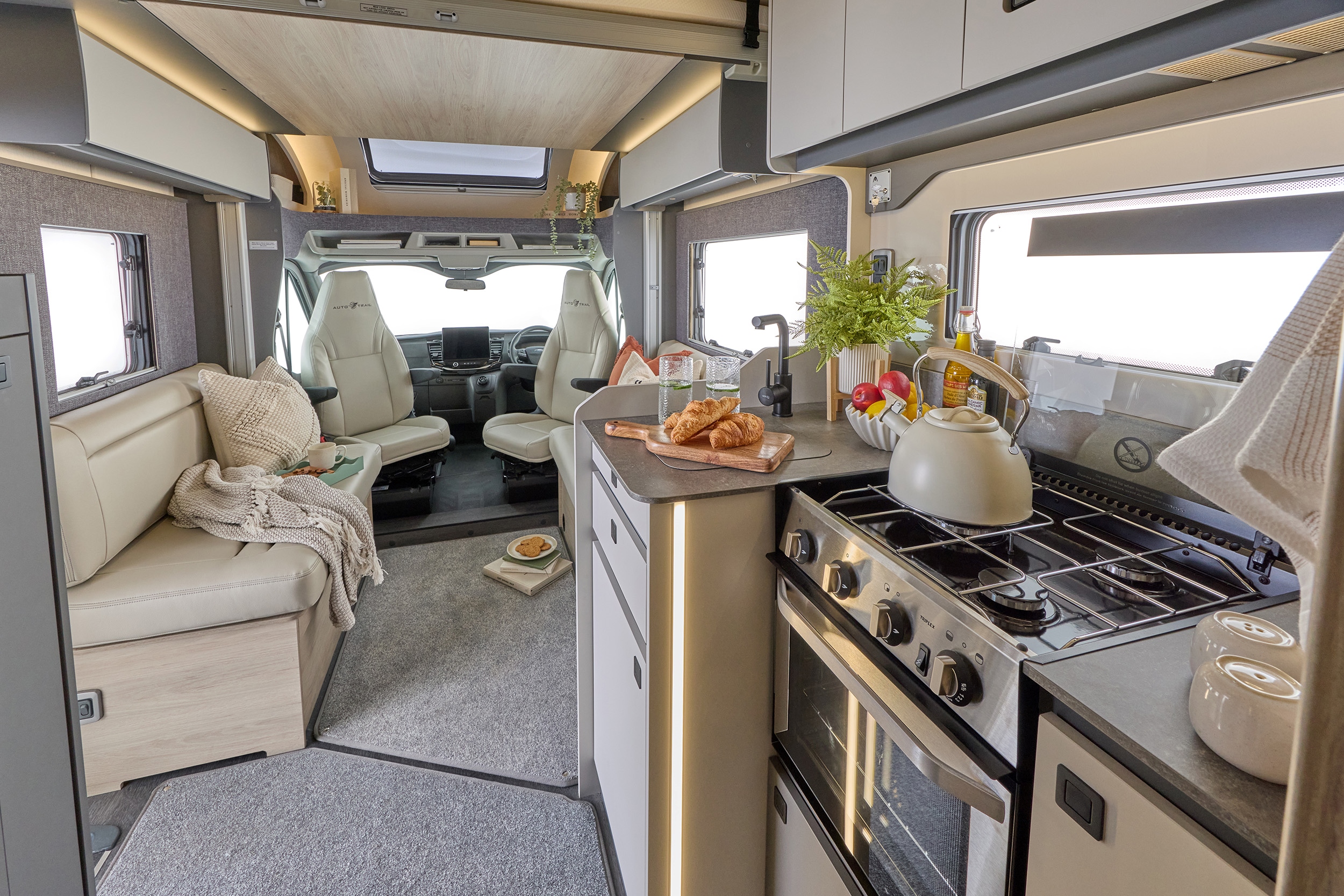 2026 - Auto-Trail - F-Line - F67 - Interior Kitchen 2026 - Auto-Trail - F-Line - F67 - Interior Kitchen