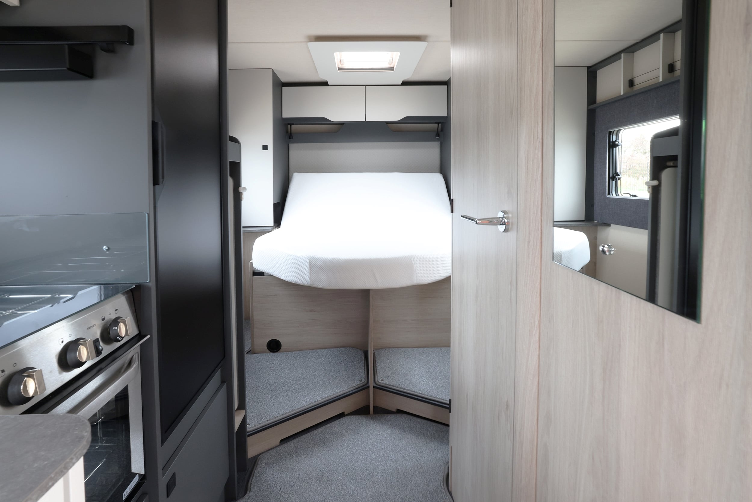 2026 - Auto-Trail - F-Line - F74 - Interior Bed