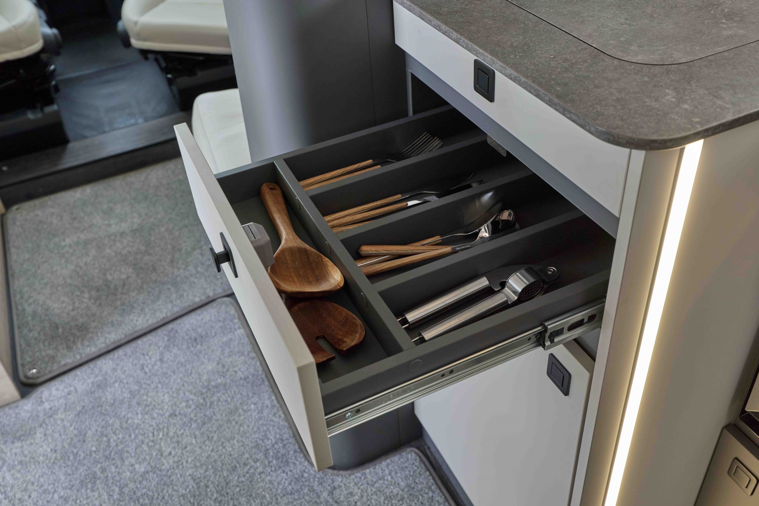 2026 - Auto-Trail - F-Line - F74 - Interior Soft Close Cuttlery