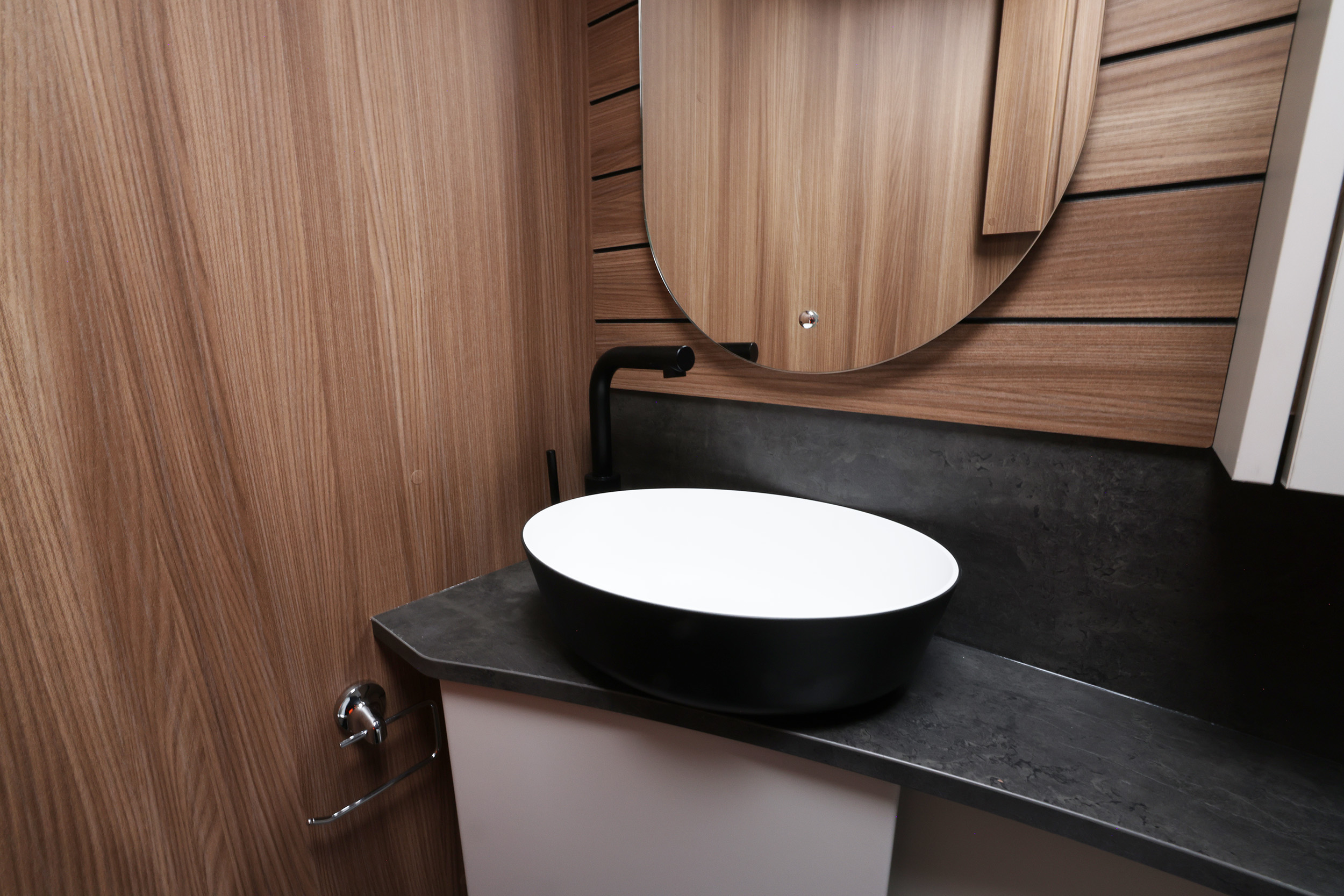 2026 - Auto-Trail - Frontier Comanche - Interior Bathroom 2026 - Auto-Trail - Frontier Comanche - Interior Bathroom