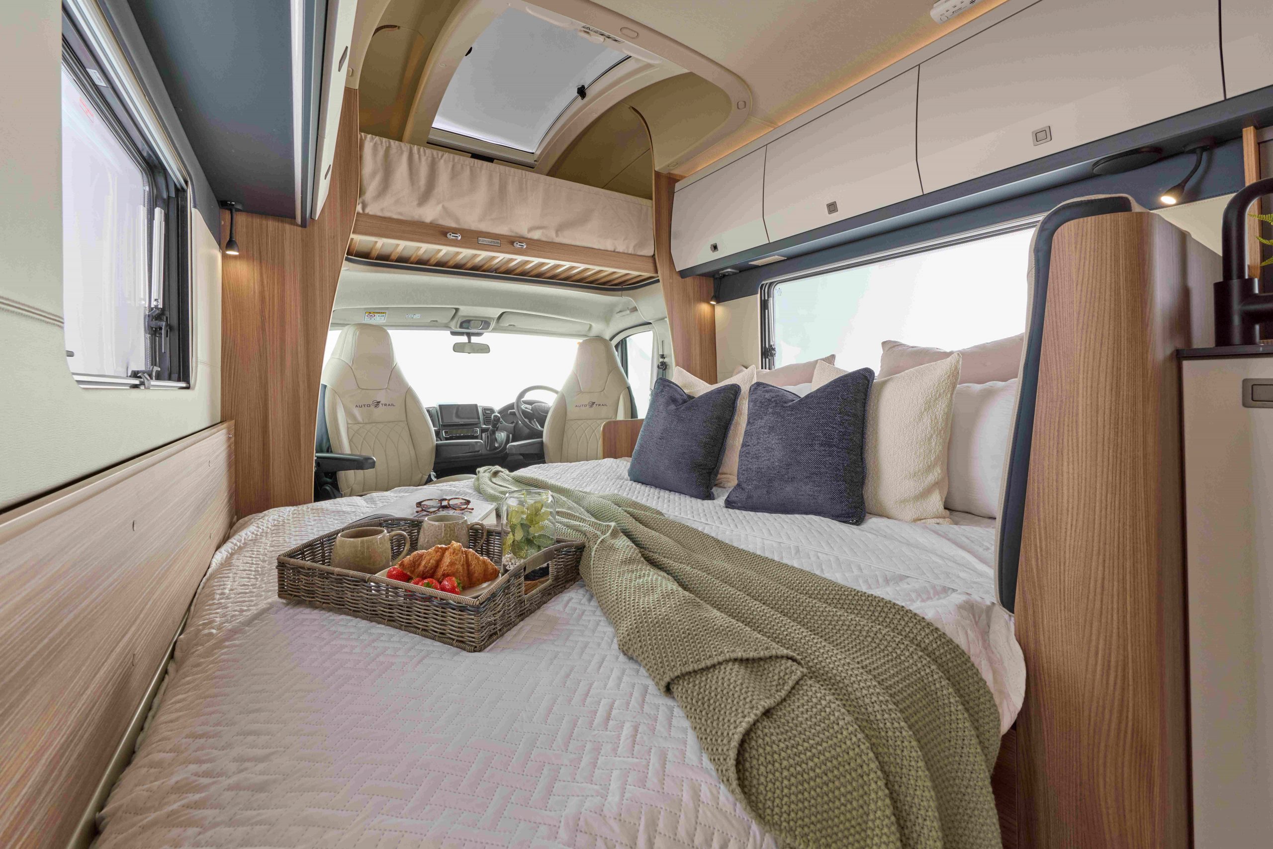 2026 - Auto-Trail - Frontier Comanche - Interior Bed in Dinette 2026 - Auto-Trail - Frontier Comanche - Interior Bed in Dinette
