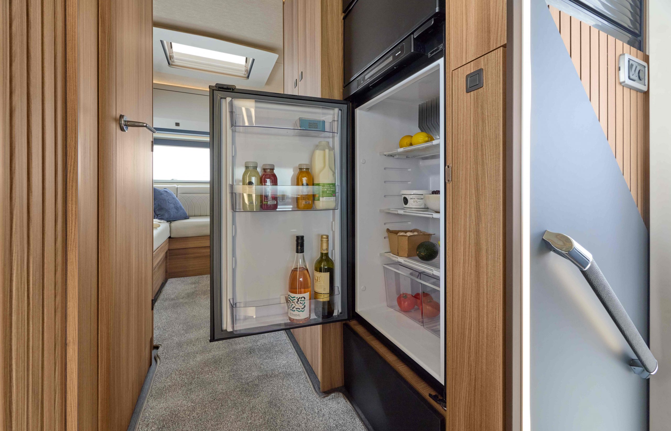 2026 - Auto-Trail - Frontier Scout - Interior Fridge Freezer 2026 - Auto-Trail - Frontier Scout - Interior Fridge Freezer