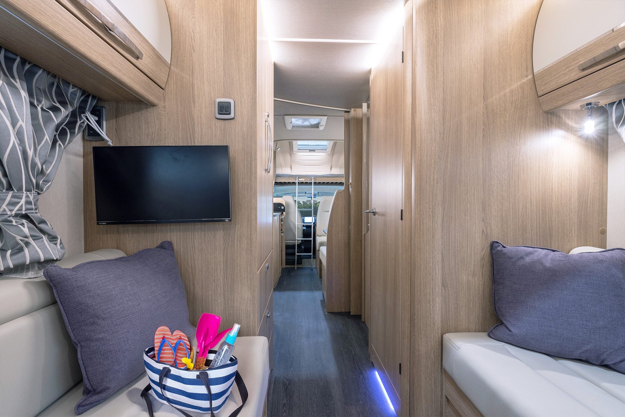 2026 - Auto-Trail - Frontier Scout - Interior Front and Back Dining 2026 - Auto-Trail - Frontier Scout - Interior Front and Back Dining
