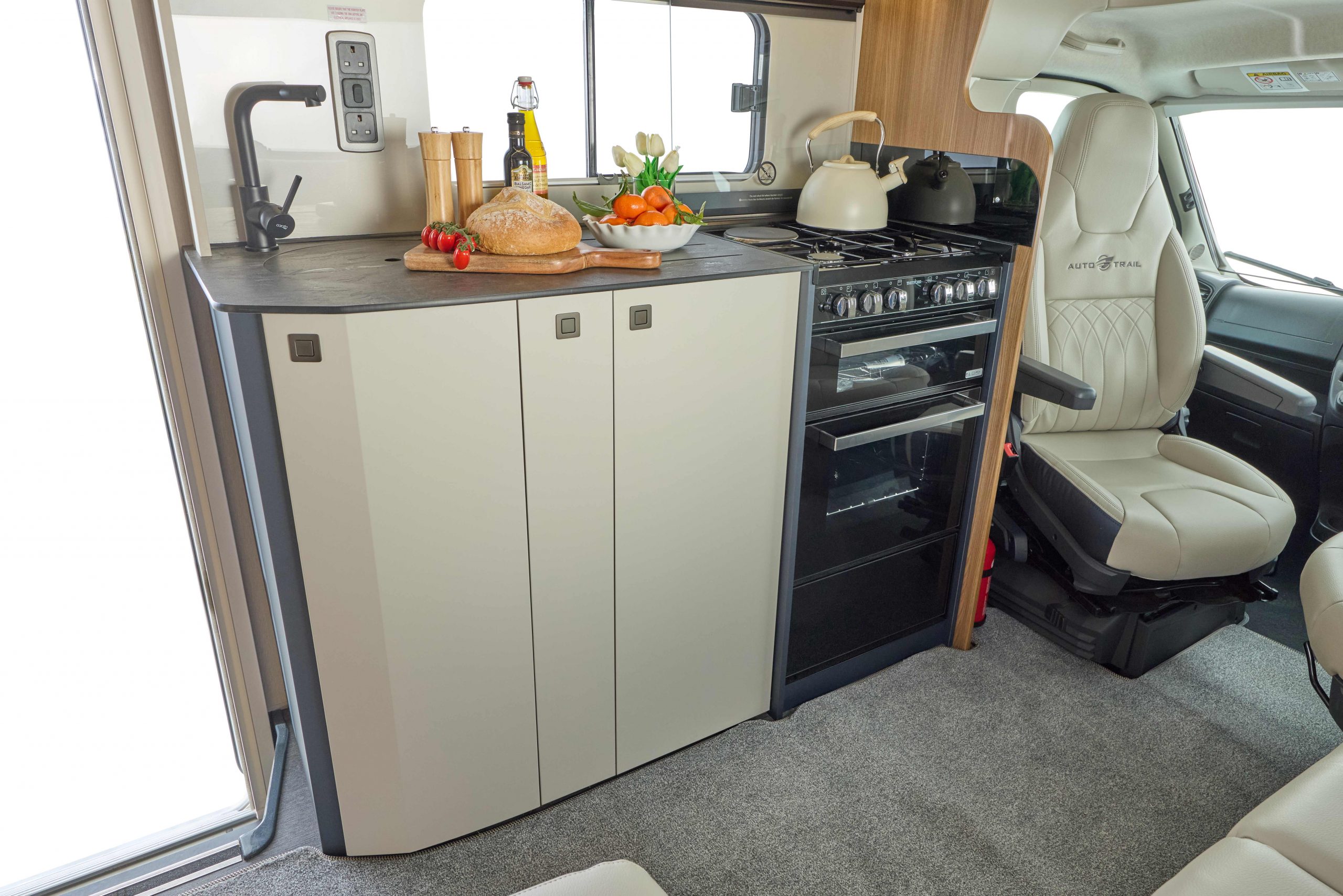 2026 - Auto-Trail - Frontier Scout - Interior Kitchen Soft Close 2026 - Auto-Trail - Frontier Scout - Interior Kitchen Soft Close
