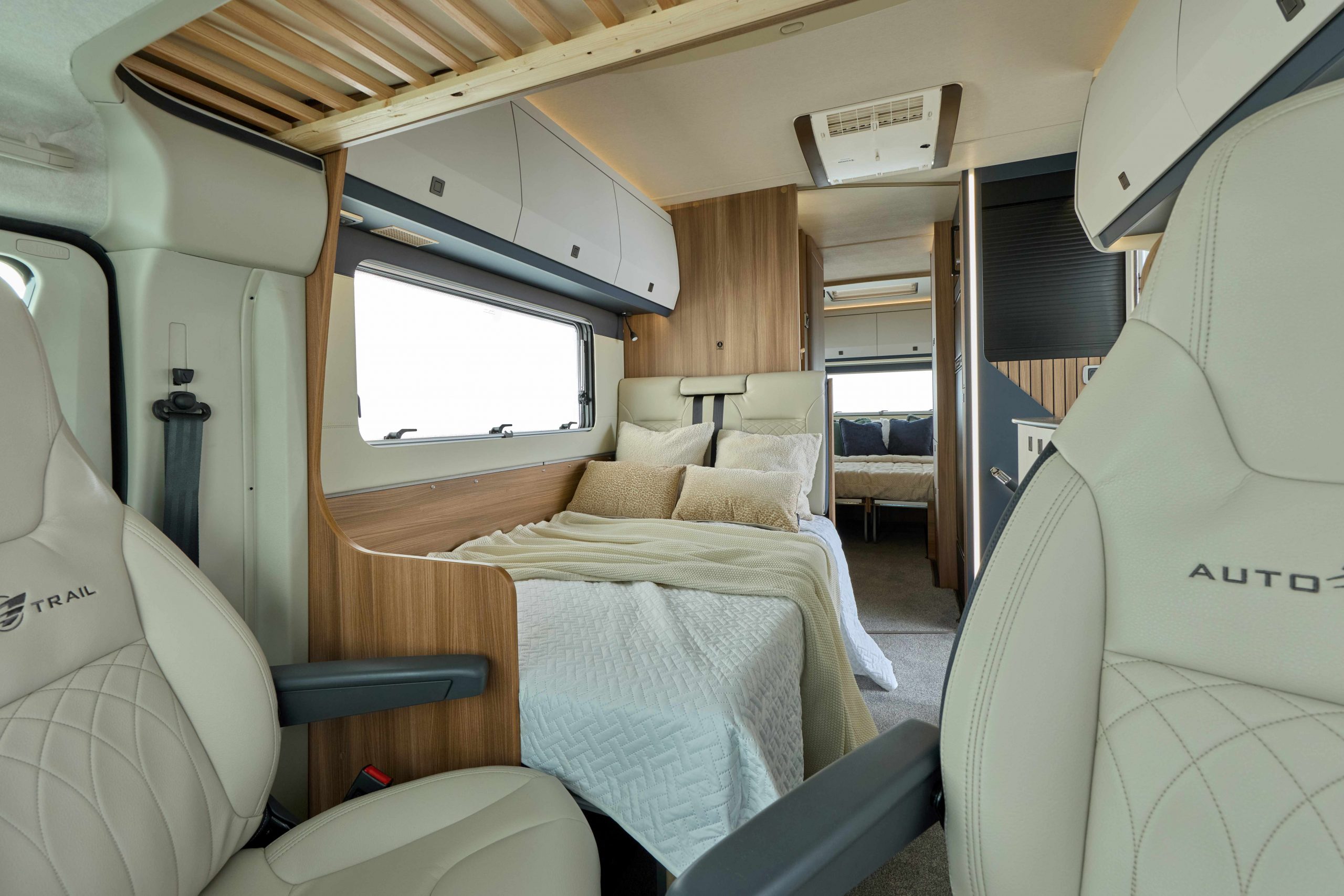 2026 - Auto-Trail - Frontier Scout - Interior Single Dinette Bed 2026 - Auto-Trail - Frontier Scout - Interior Single Dinette Bed