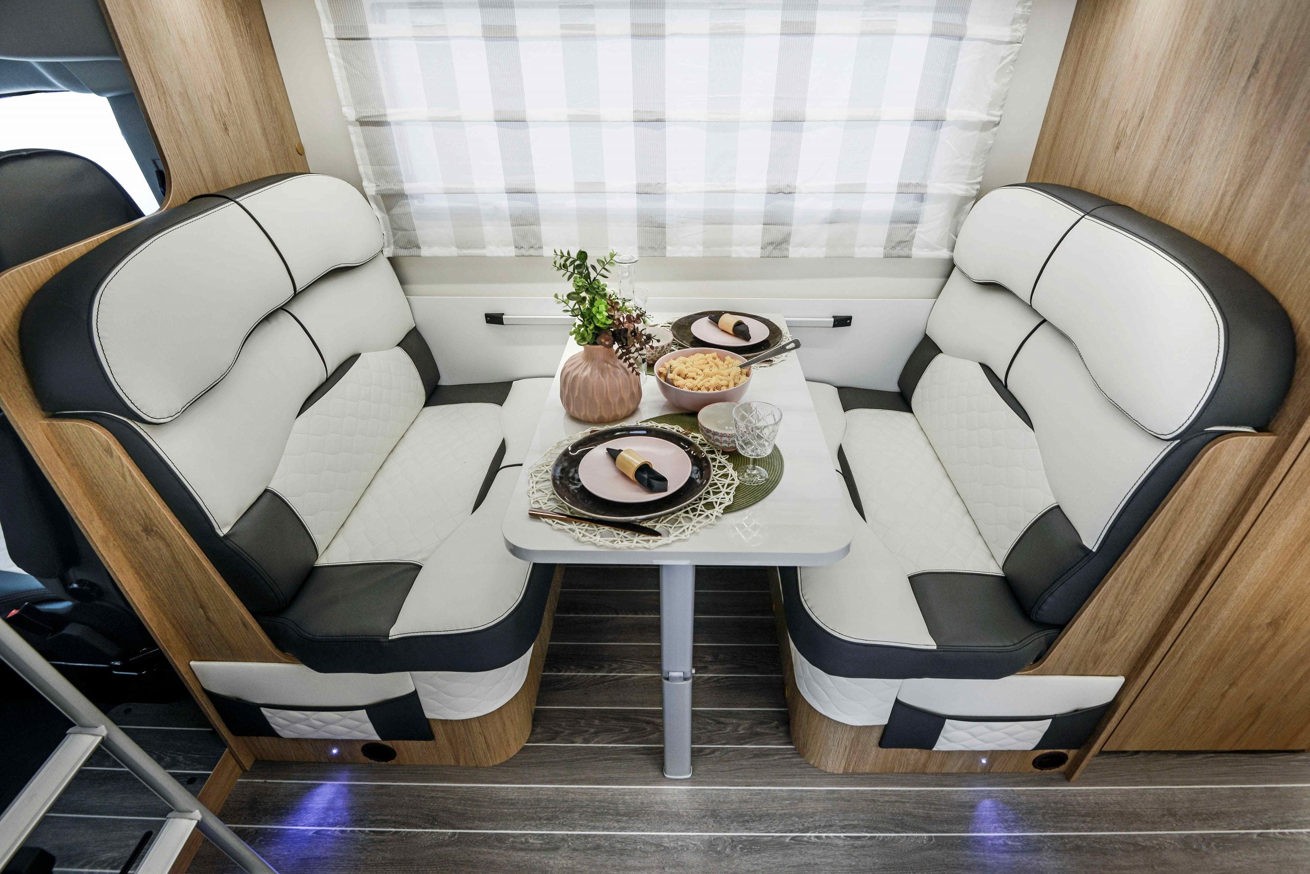 2026 - Roller Team - Auto Roller - 746 - Interior Dinette Image 2