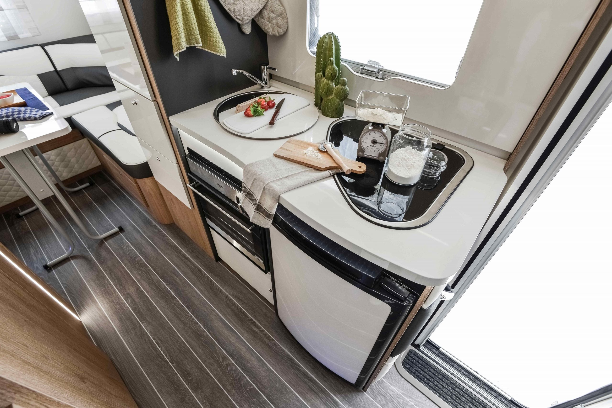 2026 - Roller Team - Auto Roller - 746 - Interior Kitchen