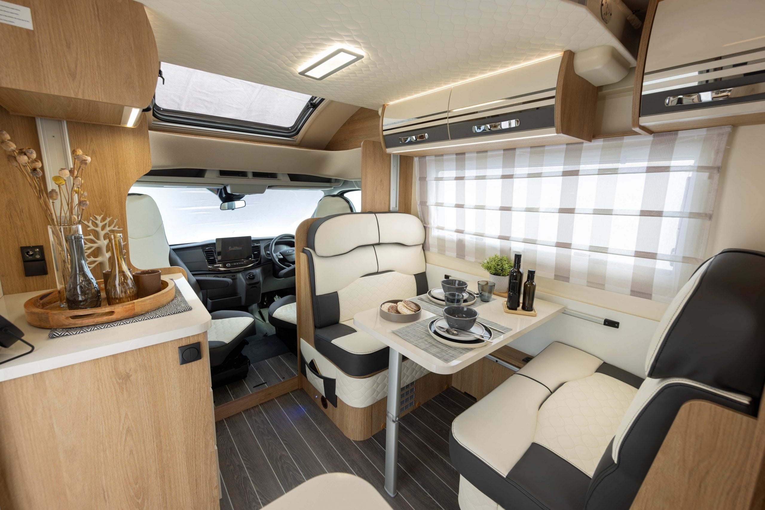 2026 - Roller Team - Auto Roller - 747 - Interior Drop Down Bed Up