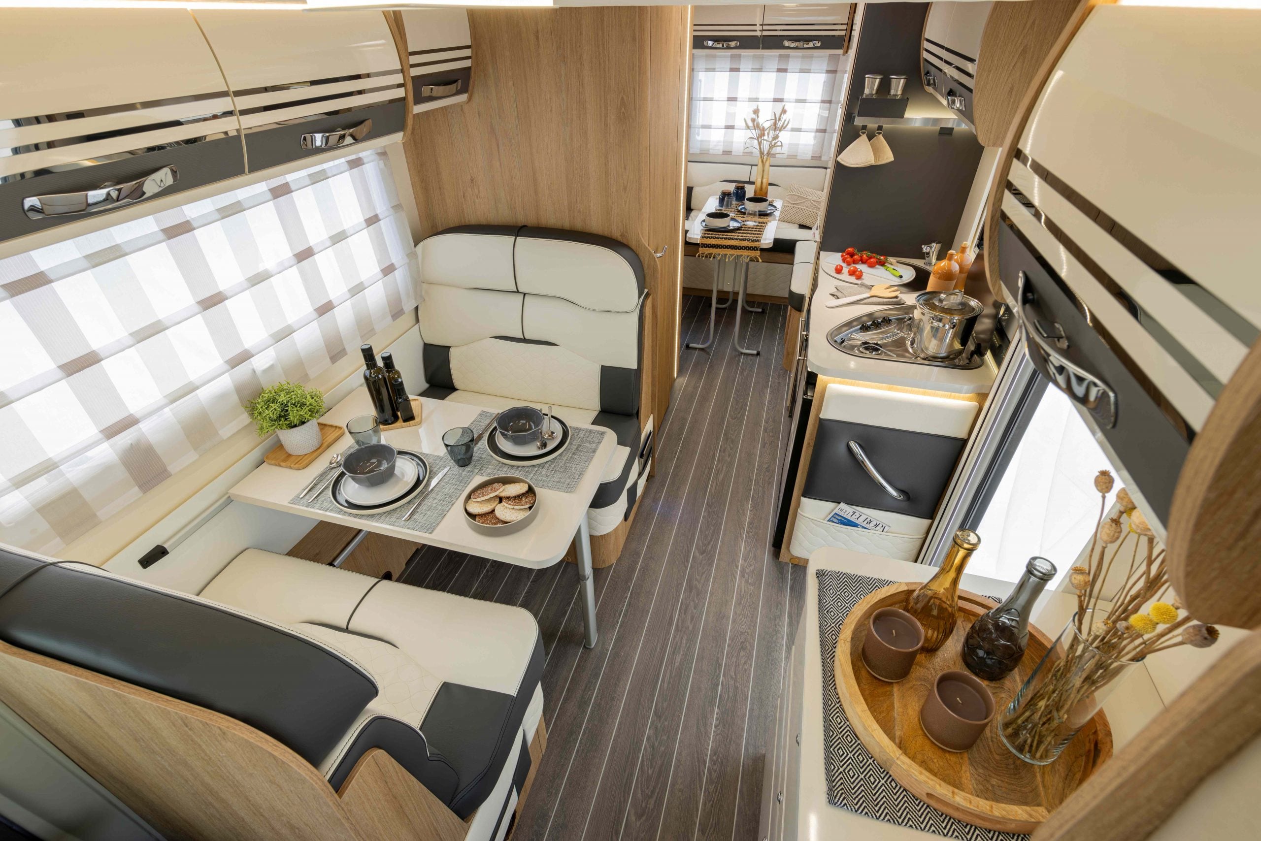 2026 - Roller Team - Auto Roller - 747 - Interior Living Area