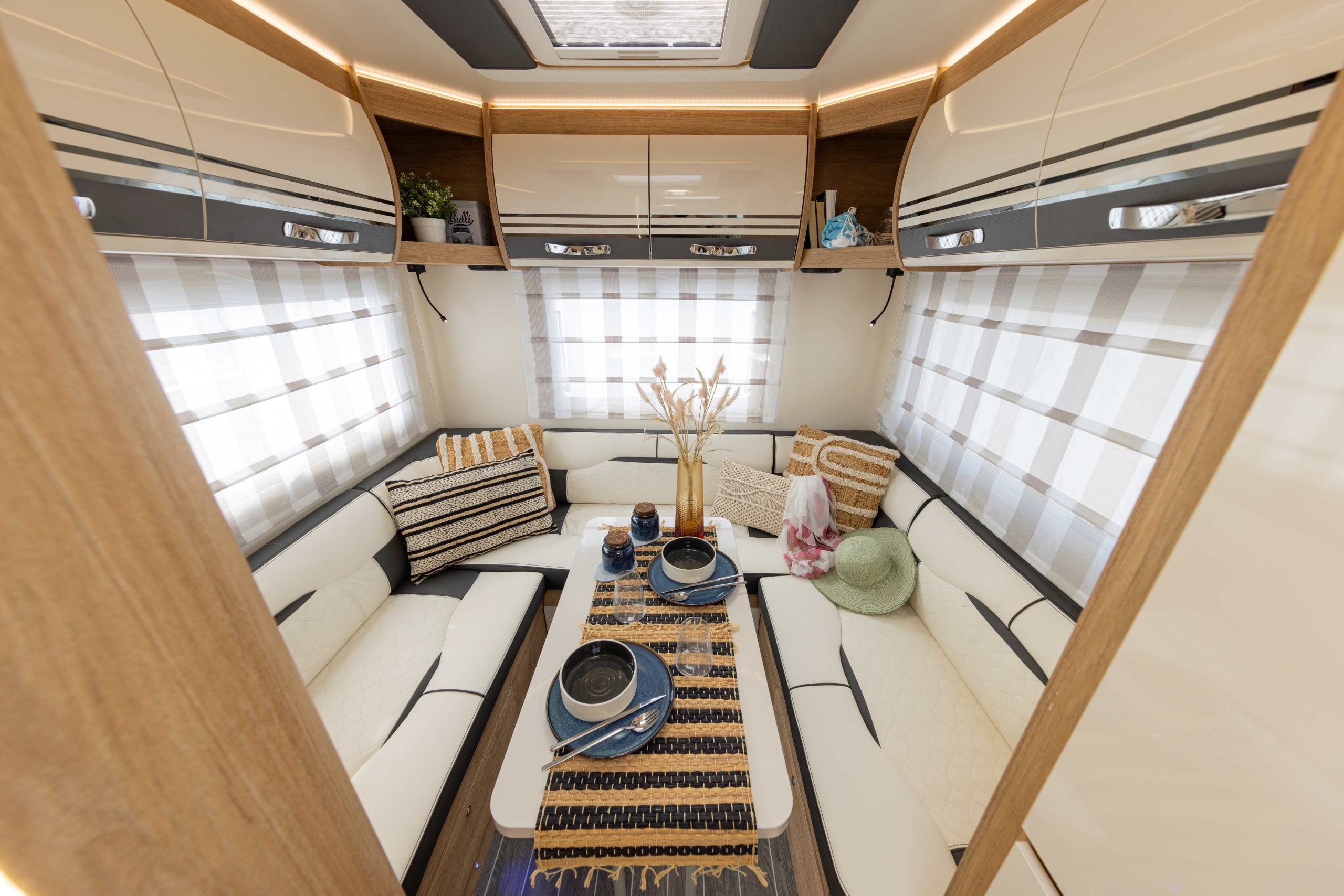 2026 - Roller Team - Auto Roller - 747 - Interior Rear Lounge Overhead Storage Lights