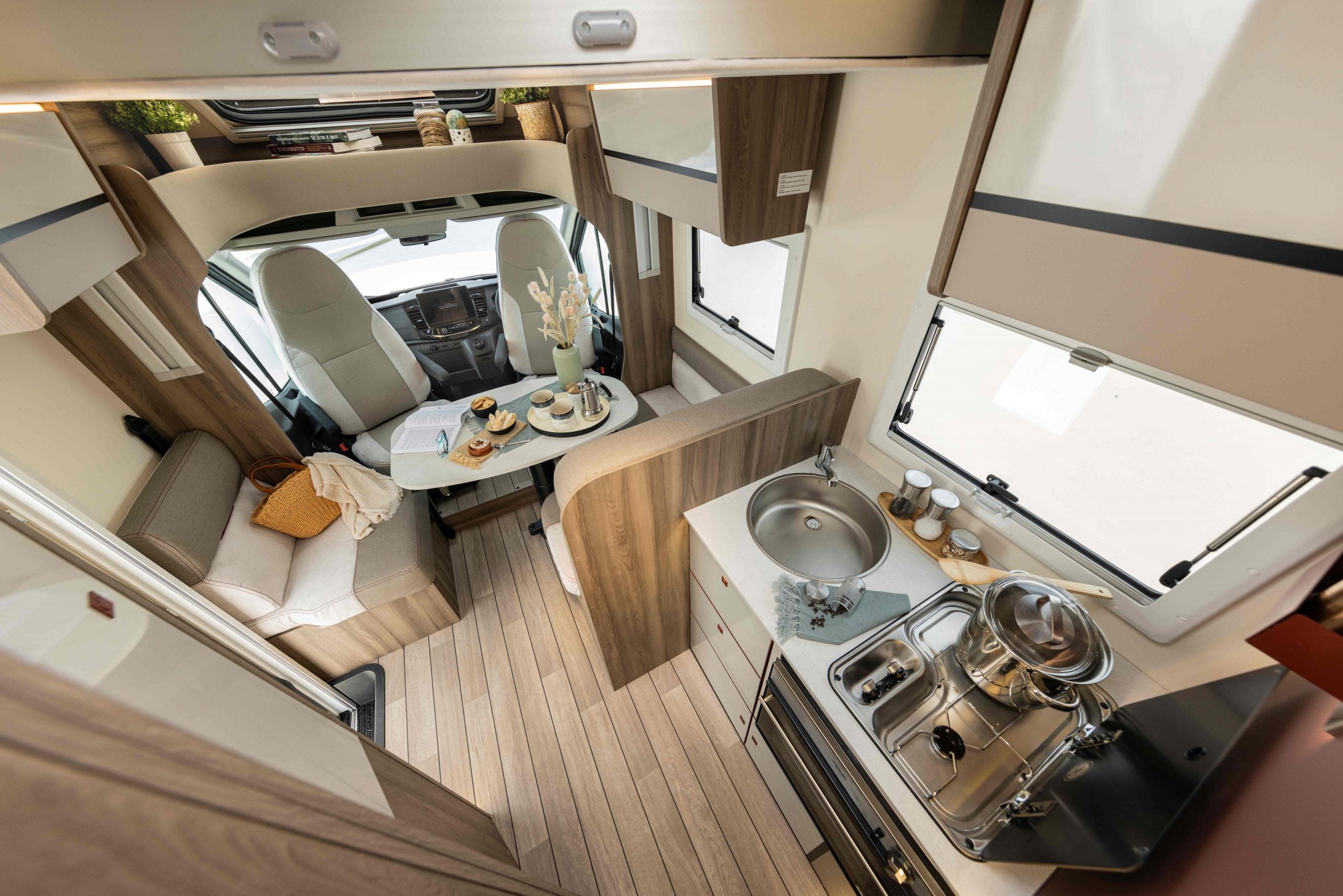 2026 - Roller Team - Kronos - Compact - 665 - Interior Living Area
