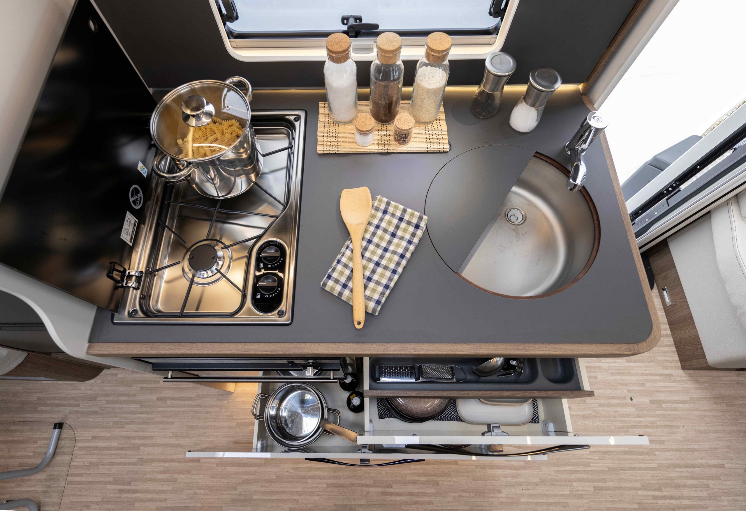 2026 - Roller Team - T-Line - 700 - Interior Kitchen Sink