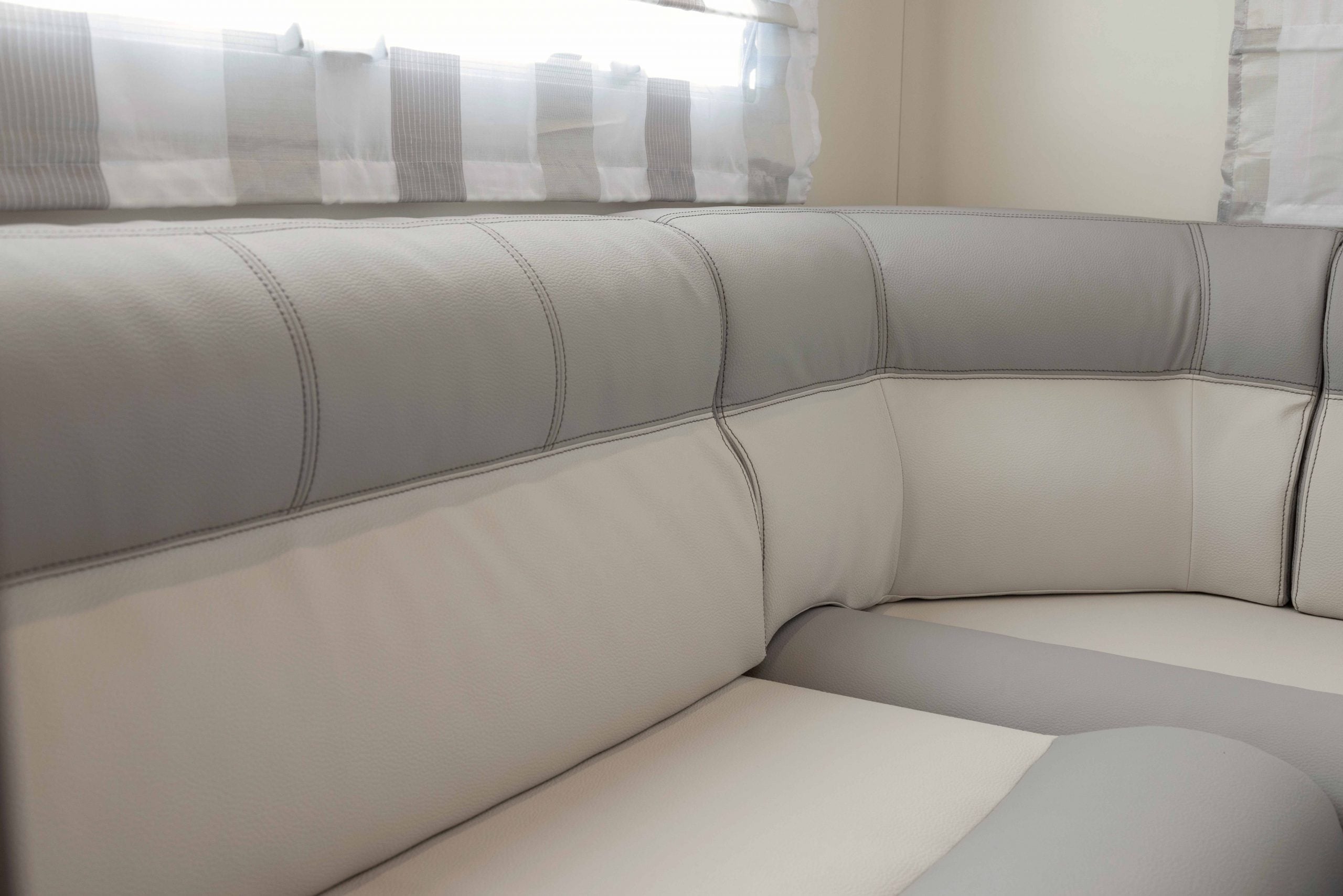 2026 - Roller Team - T-Line - 700 - Interior Rear Lounge Seating