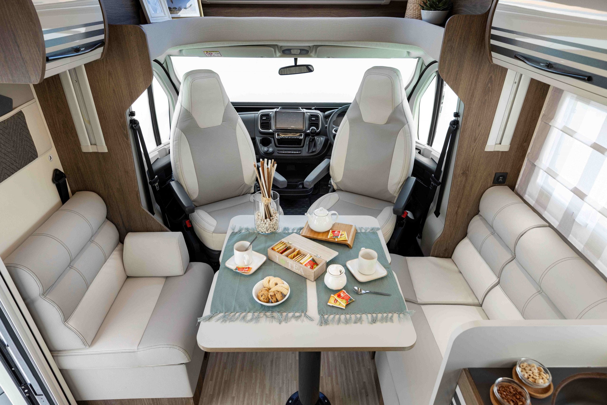 2026 - Roller Team - T-Line - 740 - Interior Front Cab Swivel Seats