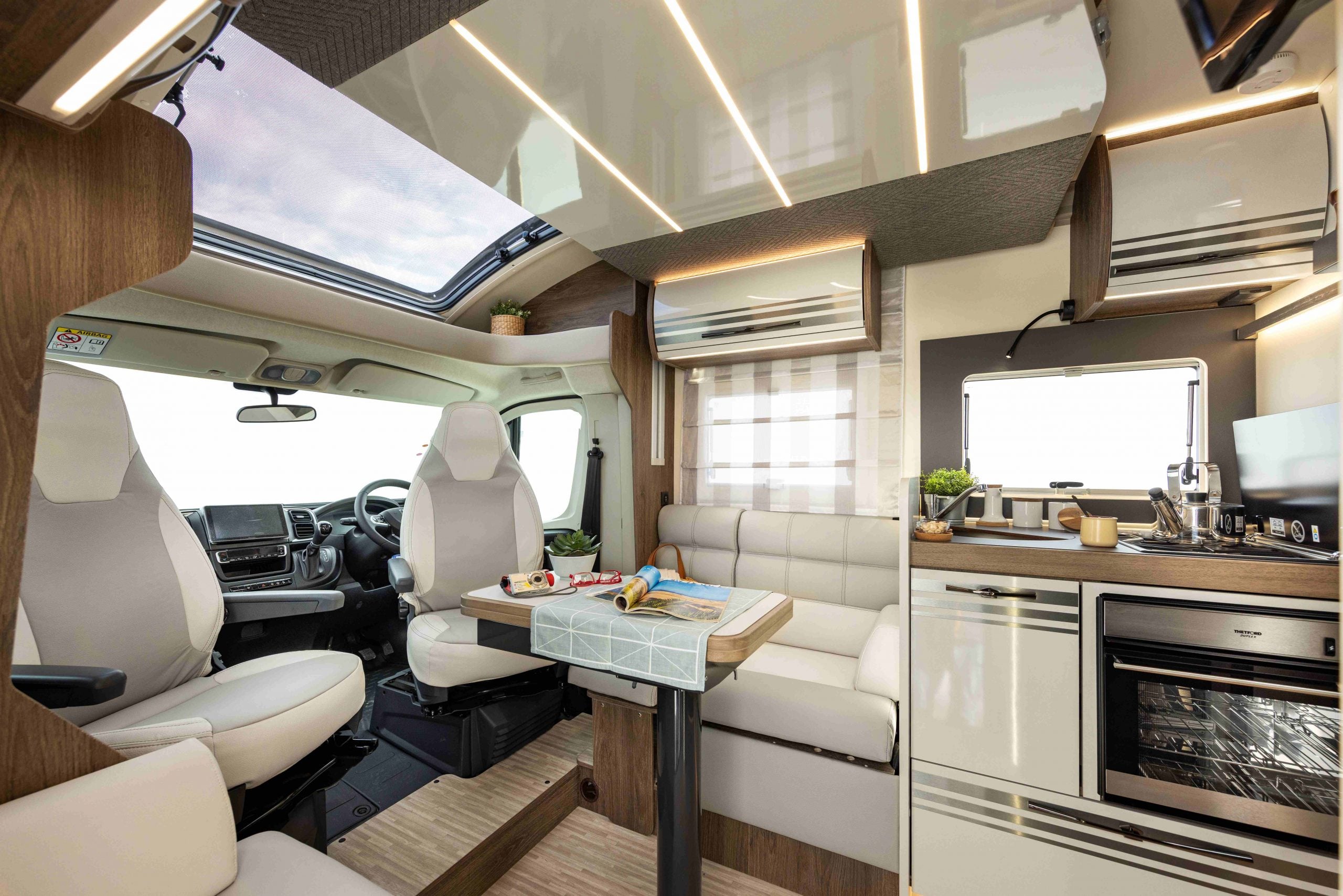 2026 - Roller Team - T-Line - 740 - Interior Front Dining