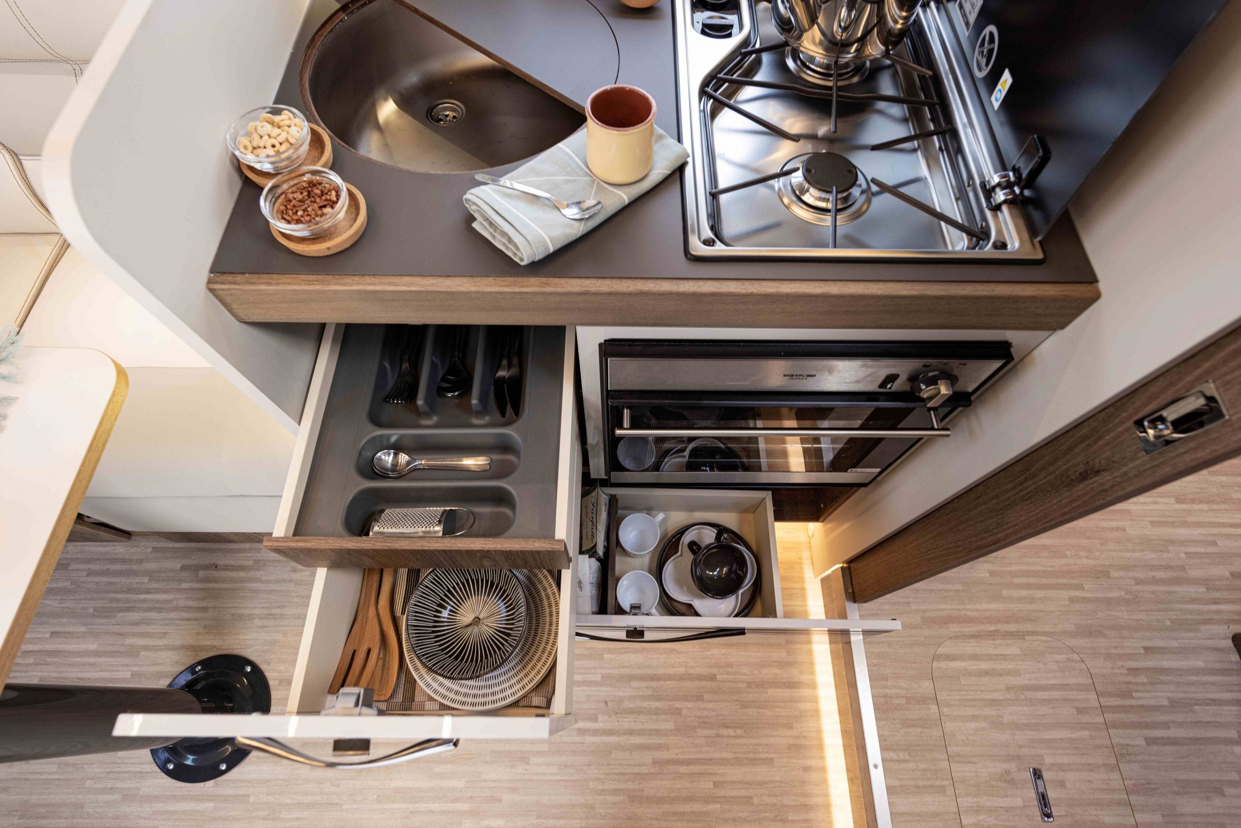 2026 - Roller Team - T-Line - 740 - Interior Kitchen Storage