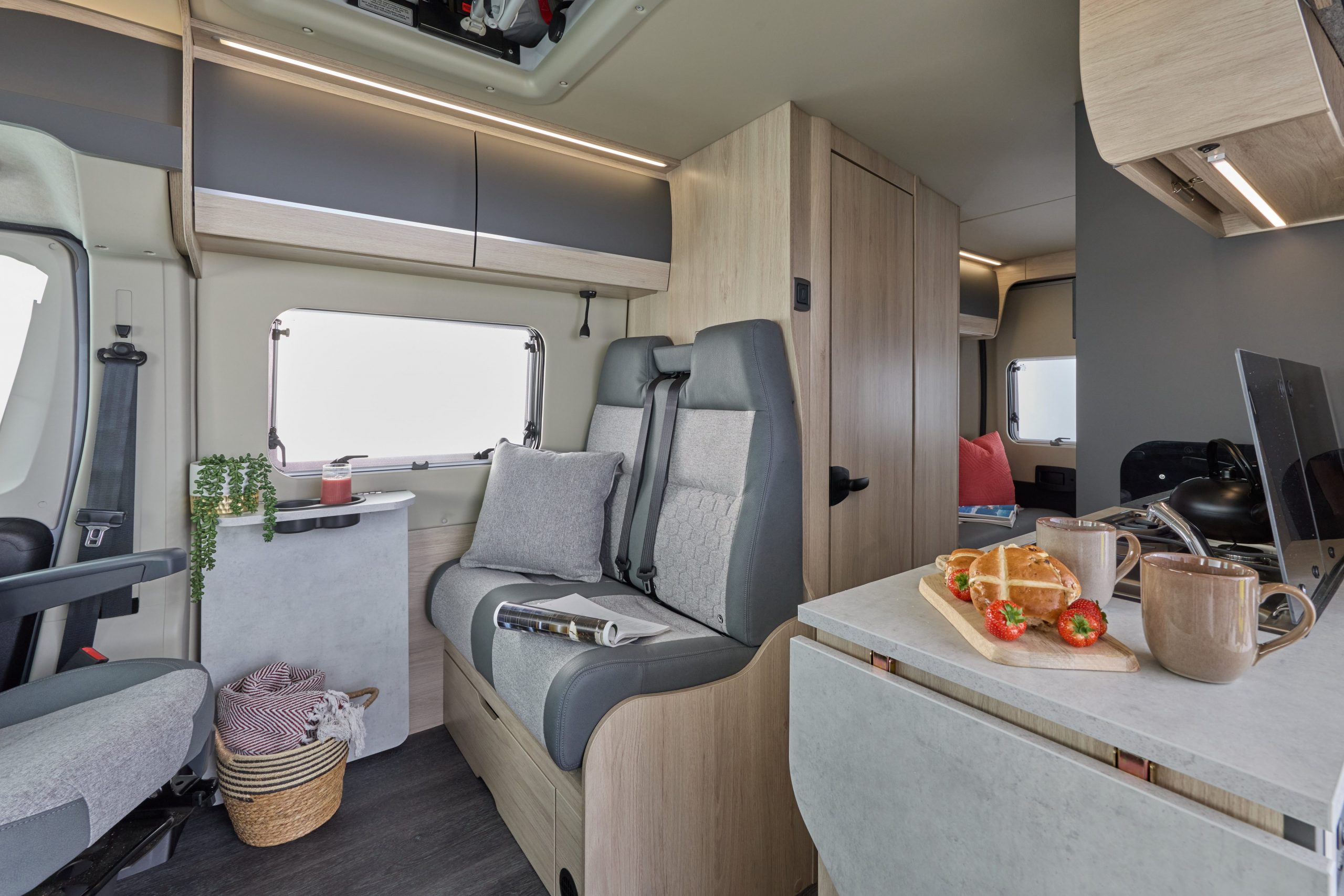 2026-auto-trail-expedition-67-interior-back-facing
