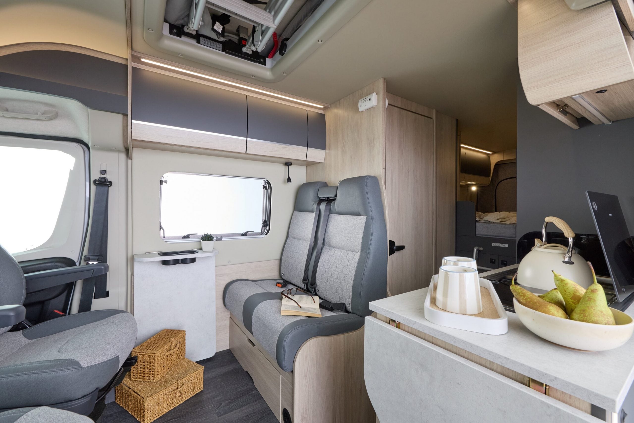 2026-auto-trail-expedition-68-interior-front-facing