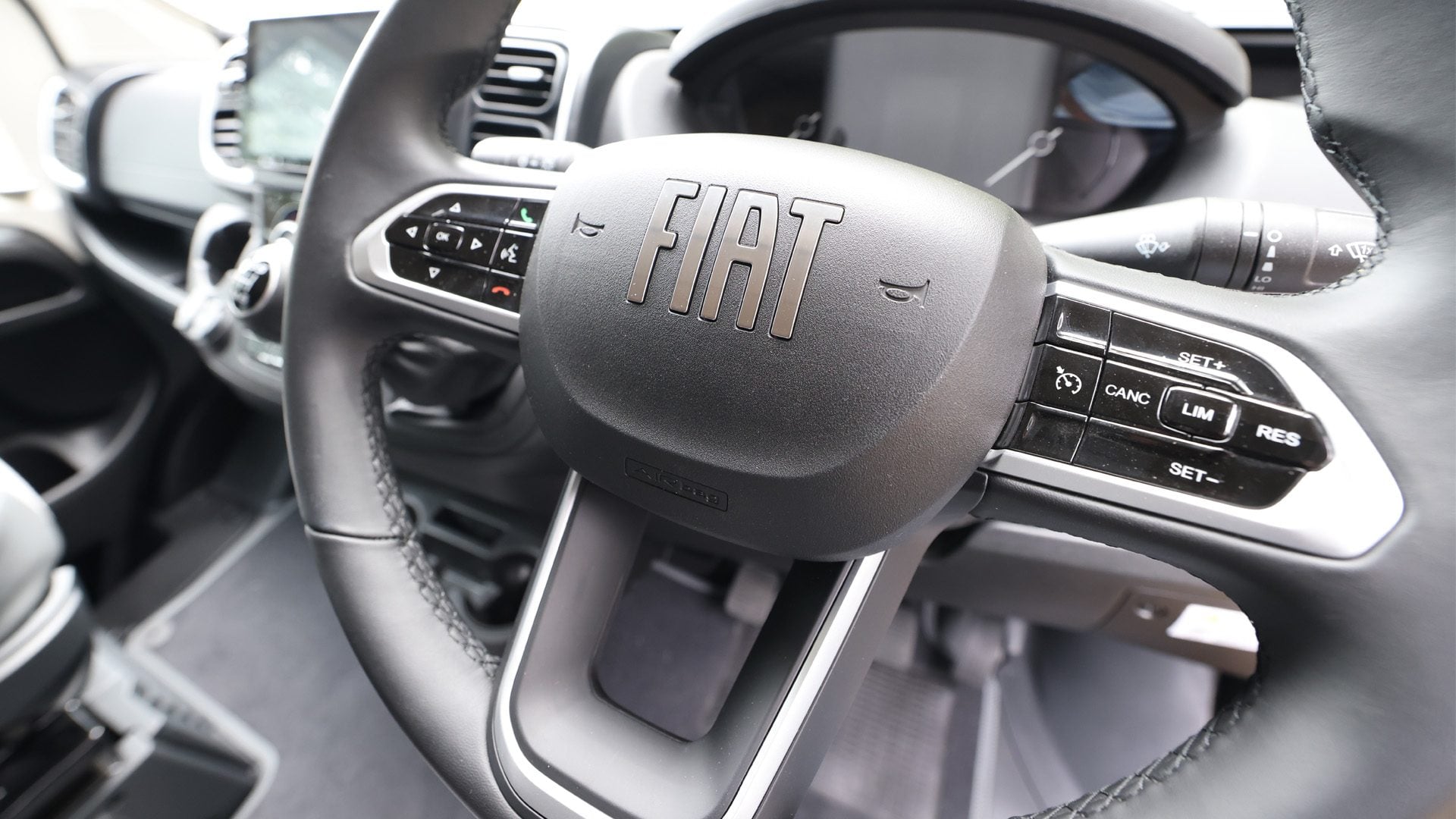 2026-auto-trail-expedition-68-xl-interior-fiat-chassis