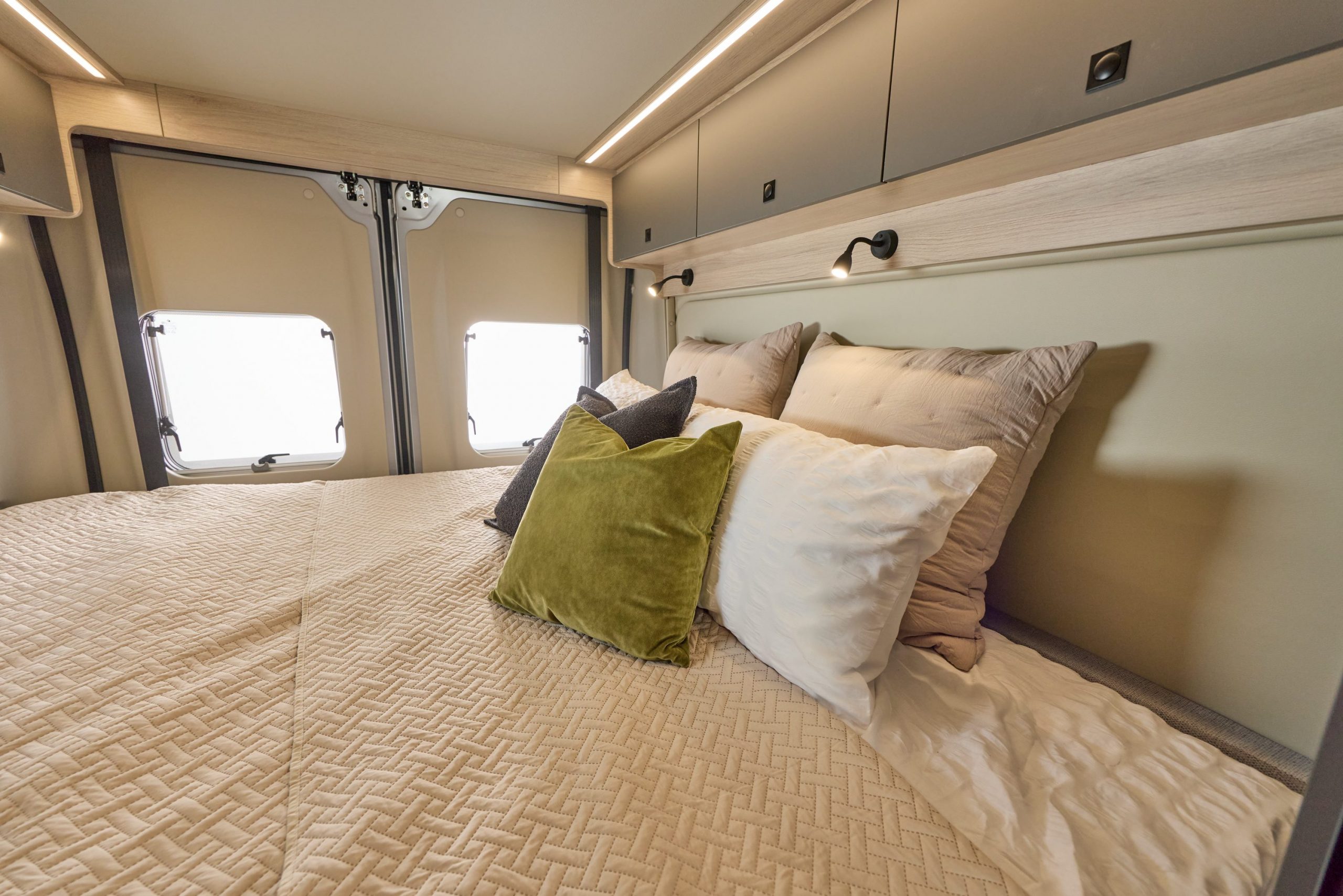 2026-auto-trail-expedition-68xl-flex-interior-bedroom-from-foot