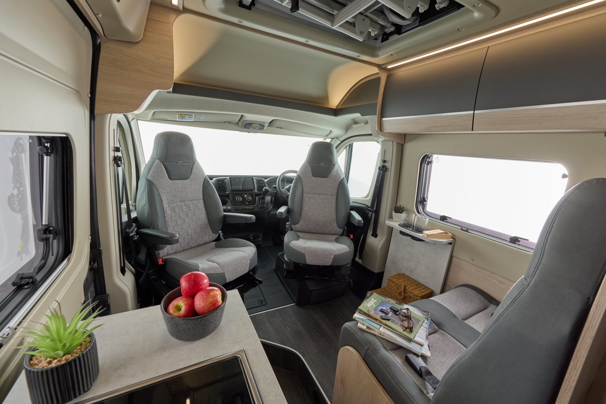 2026-auto-trail-expedition-68xl-flex-interior-front-facing-alt2