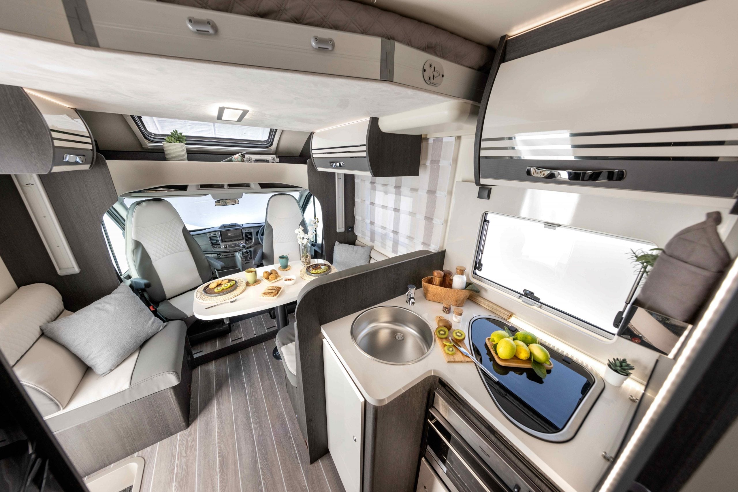 2026-roller-team-zefiro-685-interior-kitchen-overview