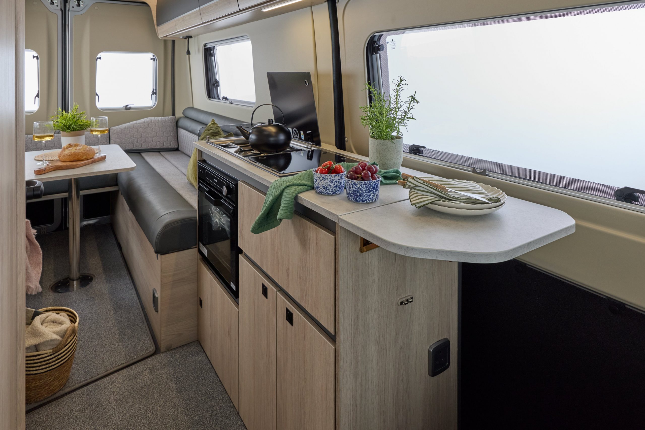 2026 – Auto-Trail – Expedition – 66 – Interior Kitchen Worktop 2026 Auto-Trail Expedition Van kitchen