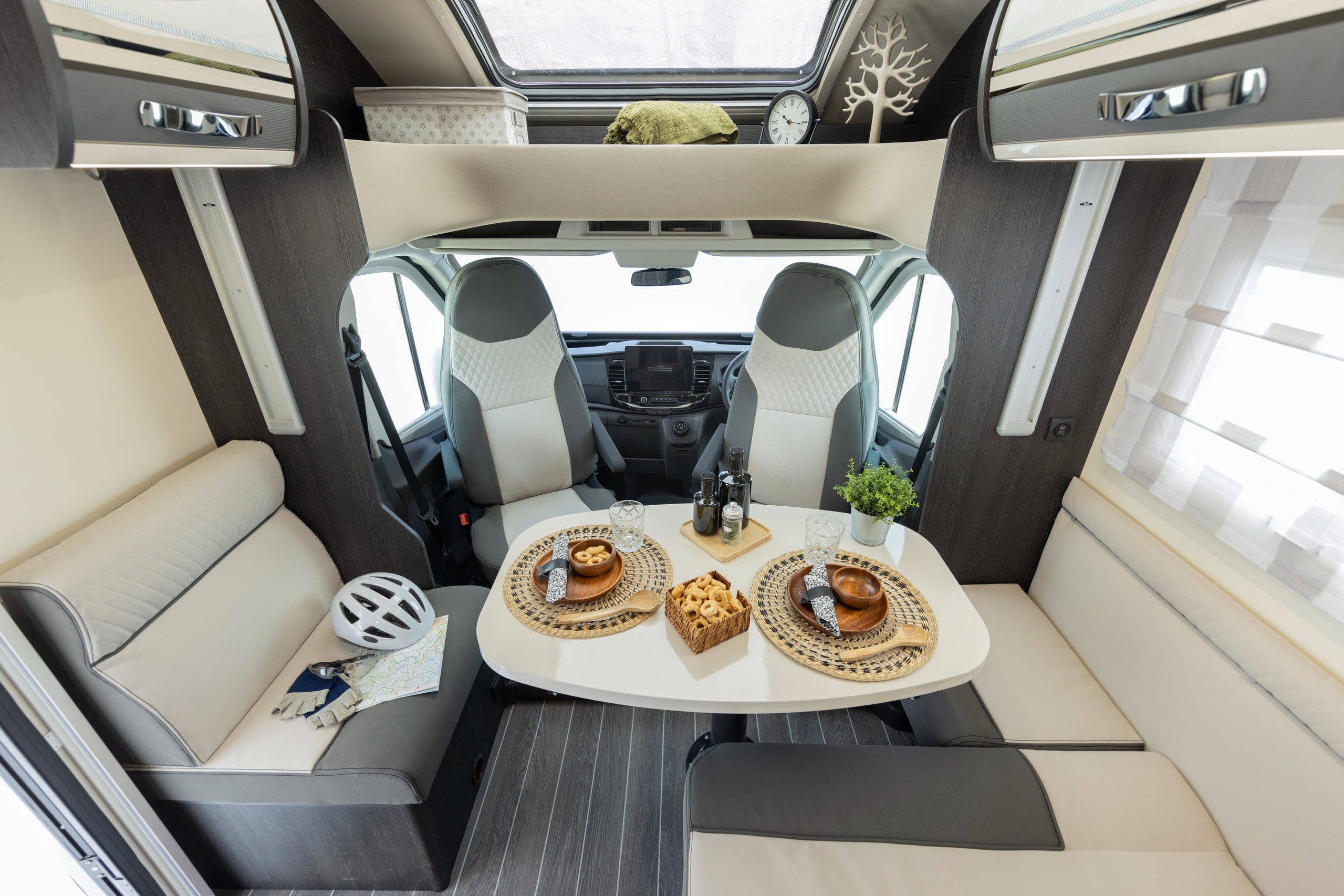 2026 – Roller Team – Zefiro – 696 – Interior Dinette Front Facing