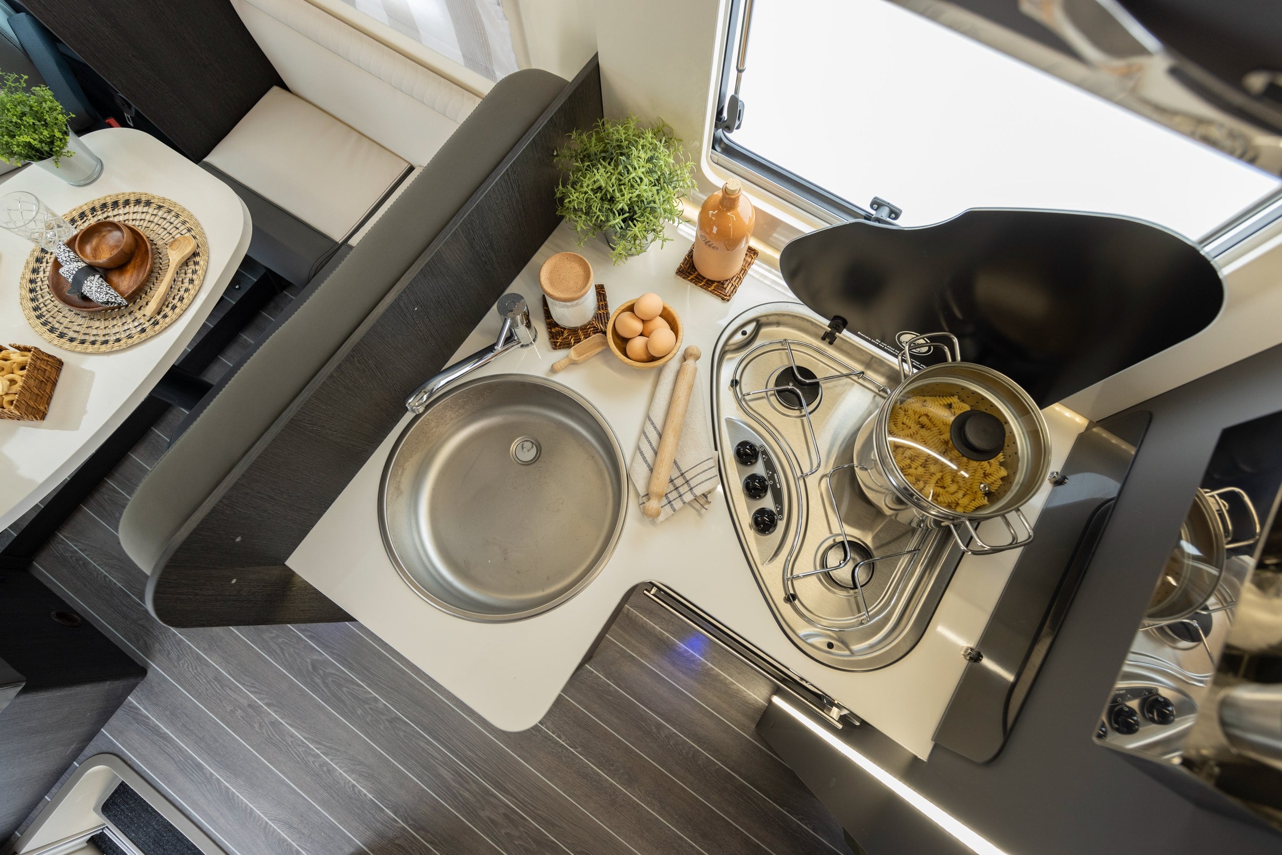 2026 – Roller Team – Zefiro – 696 – Interior Kitchen