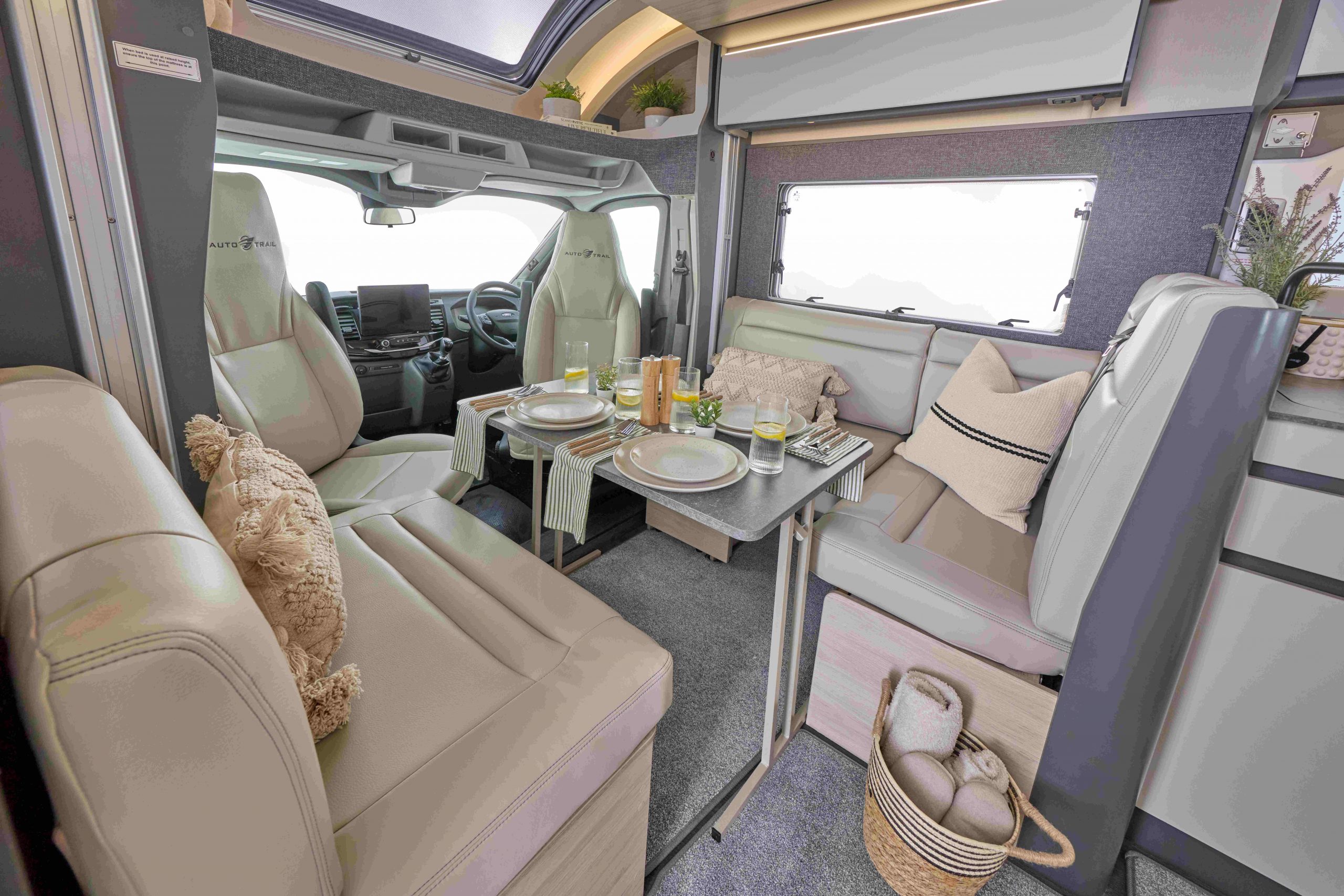 Auto-Trail - F-Line - F72 - Interior Free Standing Table