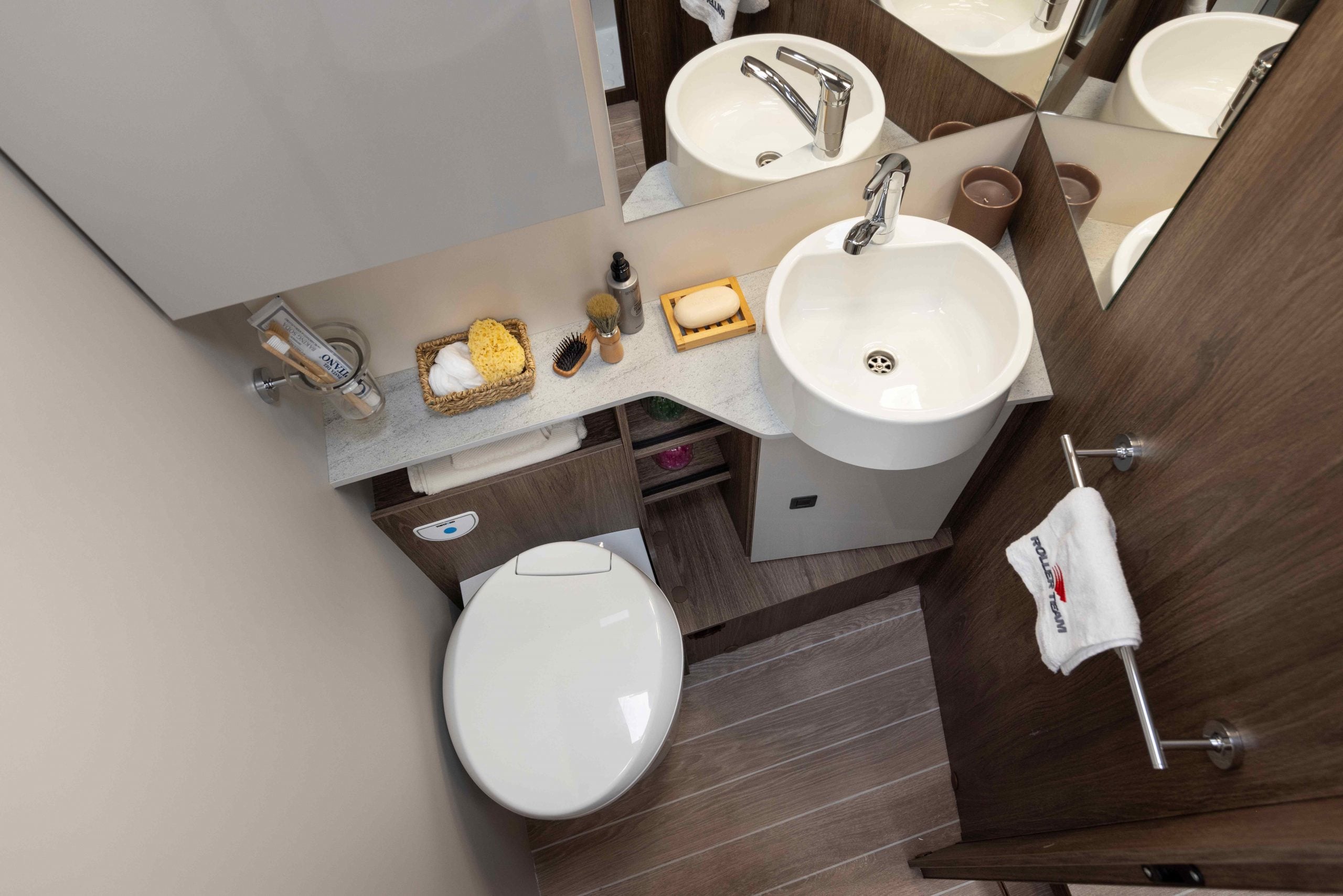 Roller Team - T-Line - 750 - Interior Bathroom Hand Basin