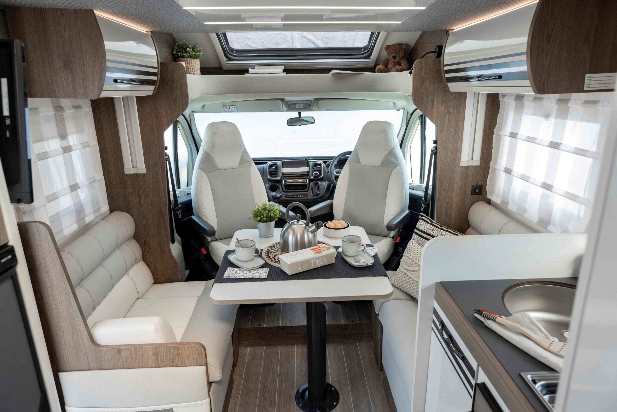 Roller Team - T-Line - 750 - Interior Dining Overhead Storage