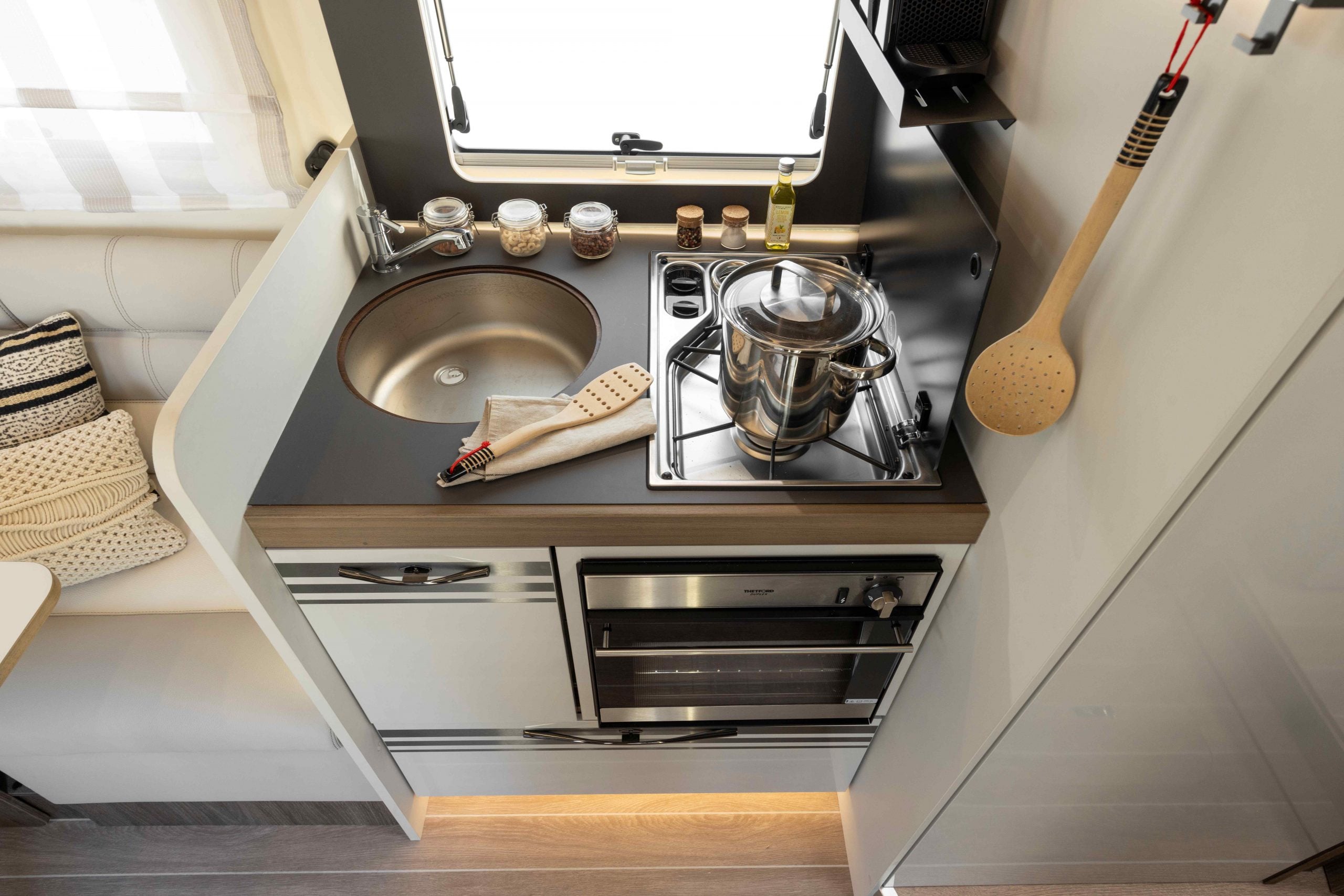 Roller Team - T-Line - 750 - Interior Kitchen Bench