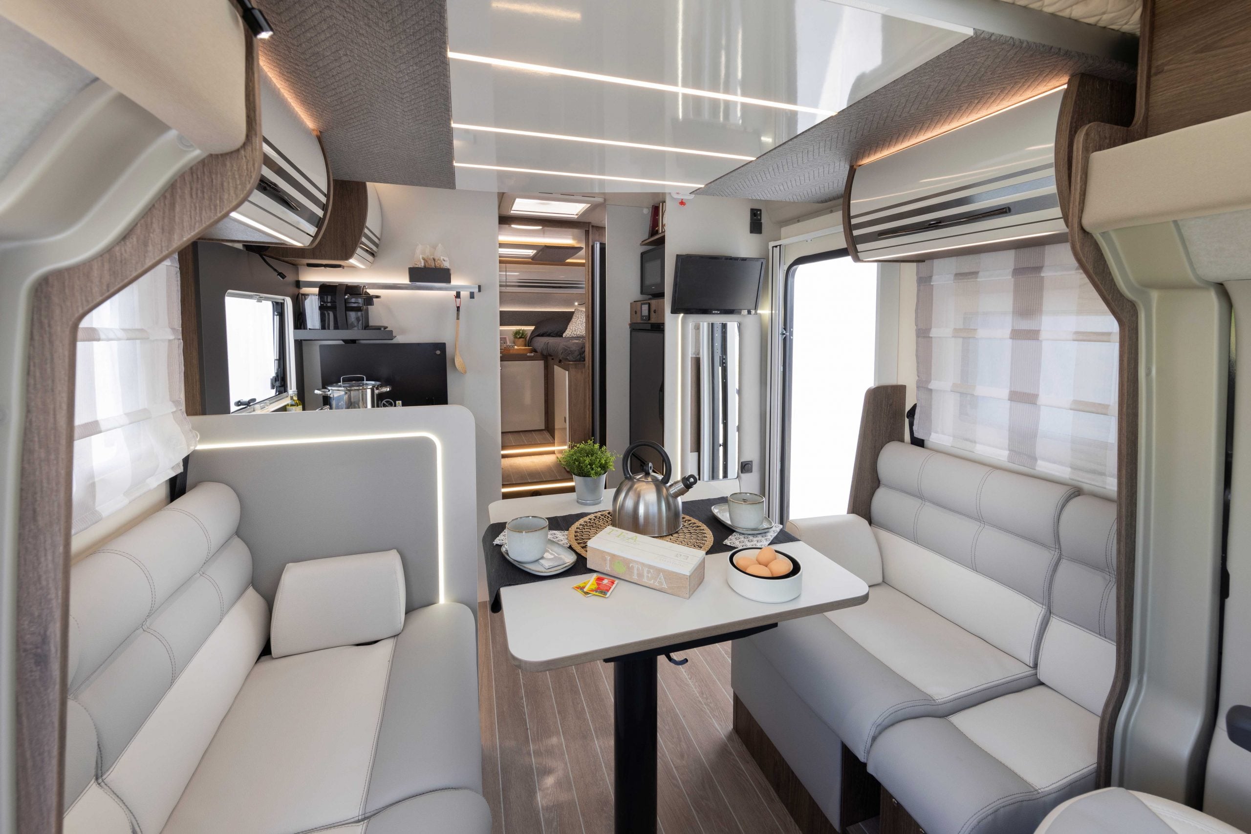 Roller Team - T-Line - 750 - Interior LED Lighting In Dinette