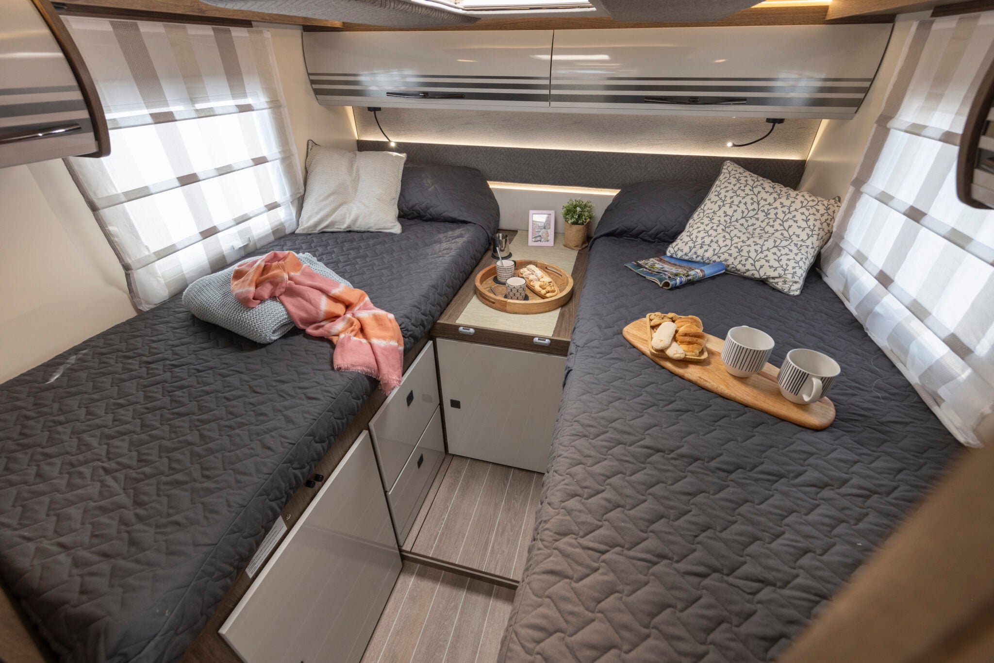 Roller Team - T-Line - 750 - Interior Rear Single Beds